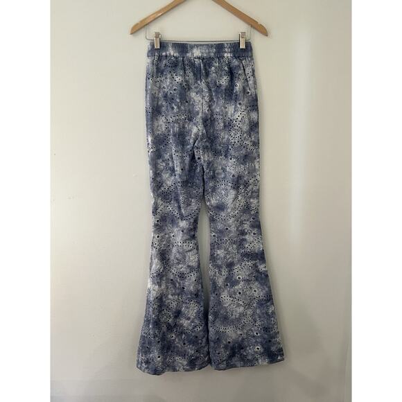 Jen’s Pirate Booty Gatsby Kesey Trousers Tie Dye Blue Eyelet Lace wide leg pants - Picture 7 of 8